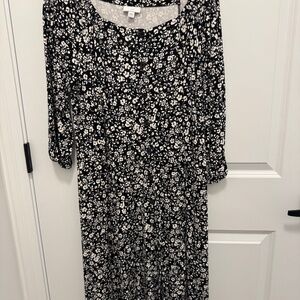 Black and white dress with yellow accents